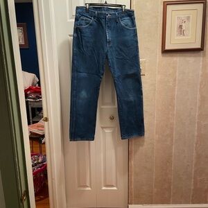 Men’s Rustler medium wash jeans